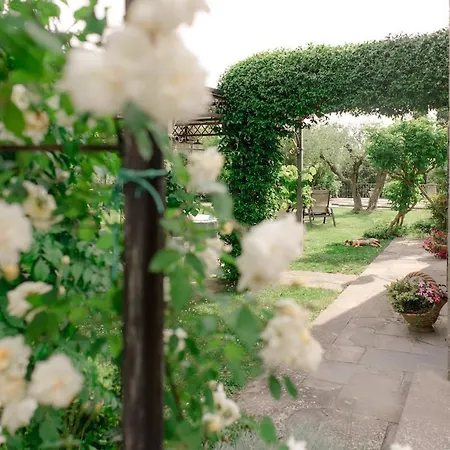 Casa vacanze Elegant In-villa House With Pool And Garden *